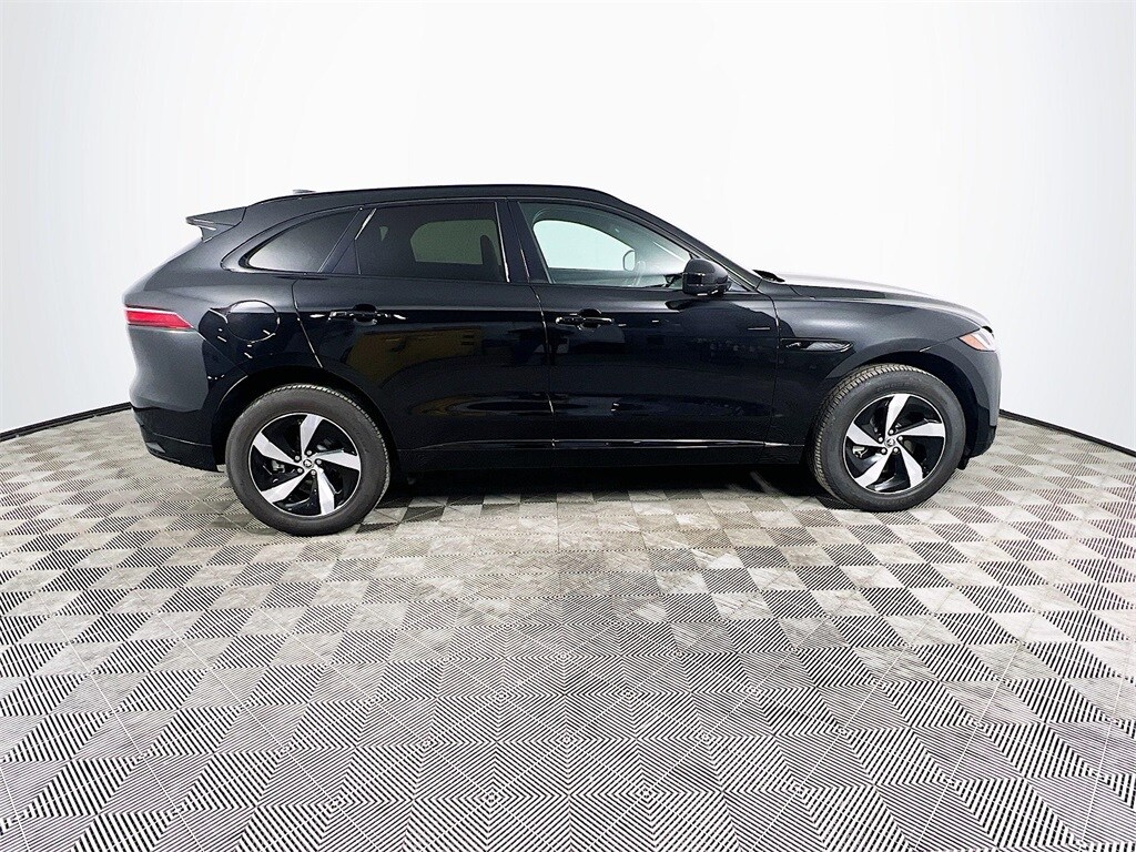 2024 Jaguar F-PACE P250 R-Dynamic S photo 2
