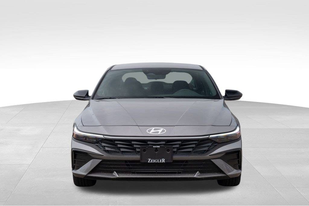 Used 2025 Hyundai Elantra SEL with VIN KMHLM4DG9SU880865 for sale in Orland Park, IL