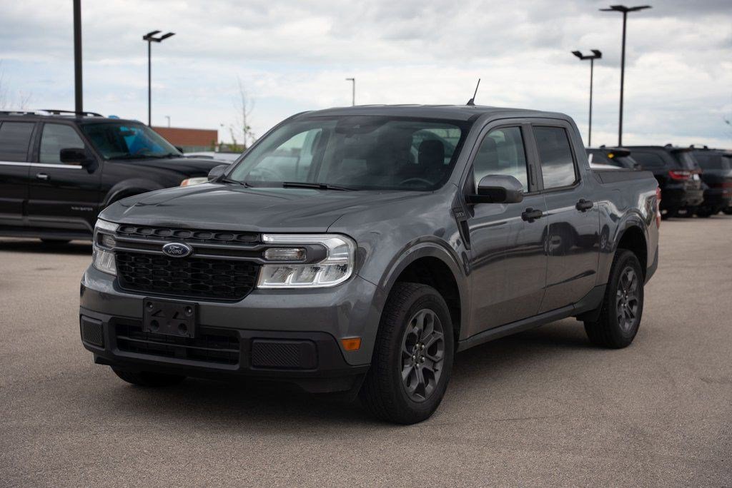 2023 Ford Maverick XLT photo 2