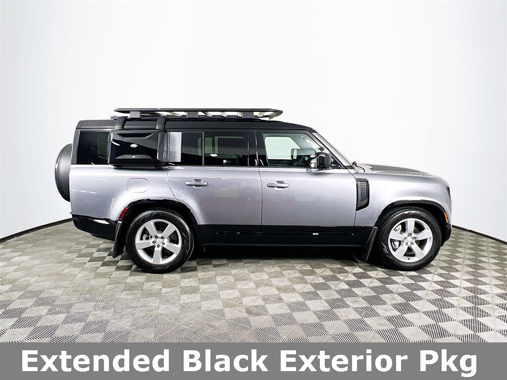 2024 Land Rover Defender 130 X-Dynamic SE photo 4