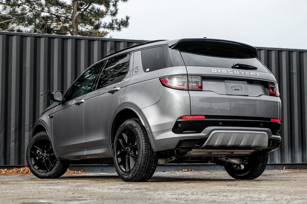 2025 Land Rover Discovery Sport S photo 2