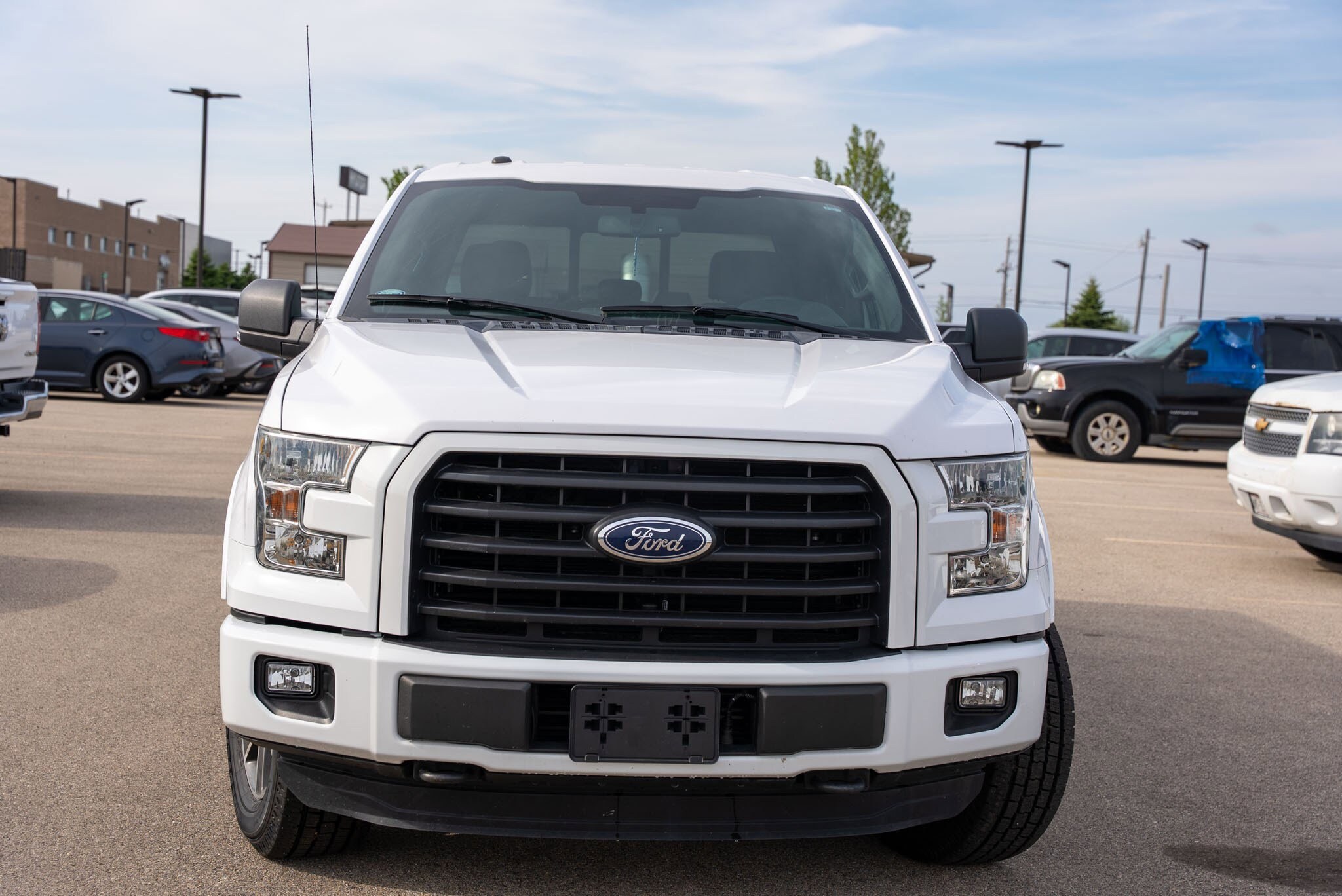 2016 Ford F-150 XLT photo 2