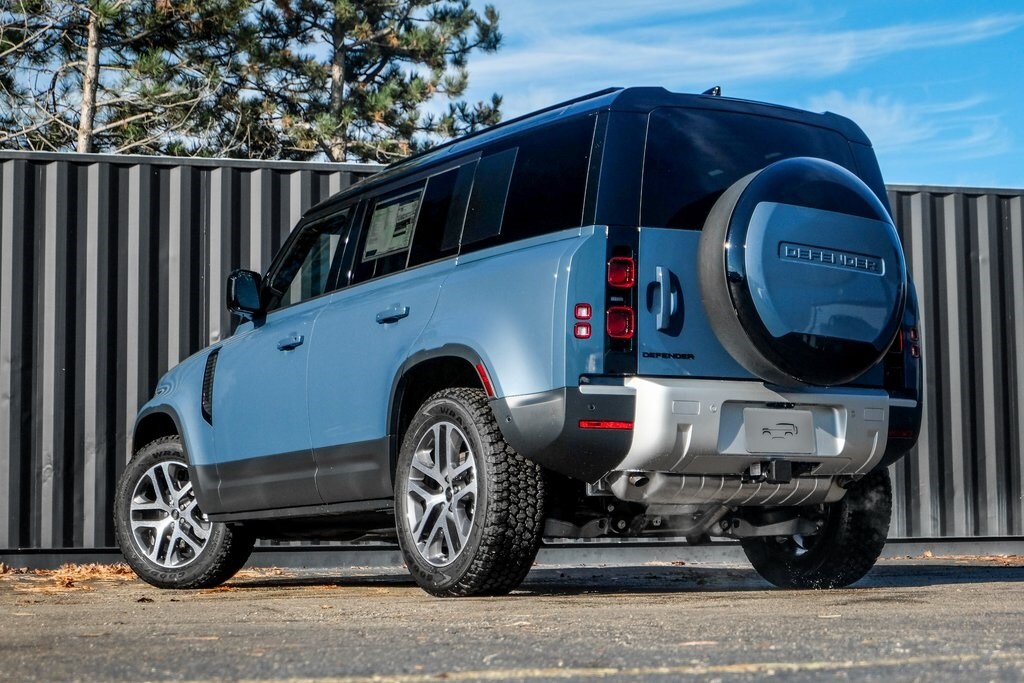 2025 LAND ROVER DEFENDER - Image 2