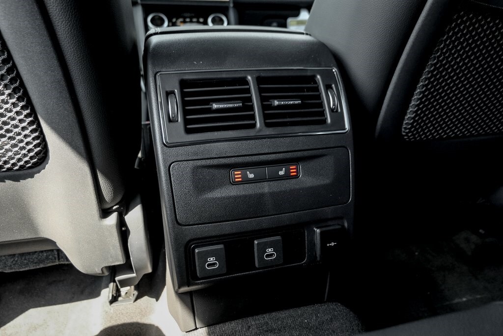 2025 JAGUAR F-PACE - Image 16