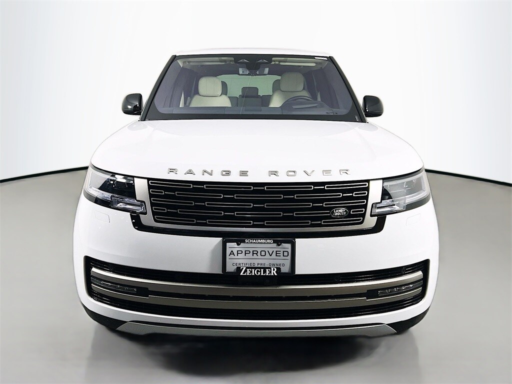 2023 Land Rover Range Rover SE photo 2