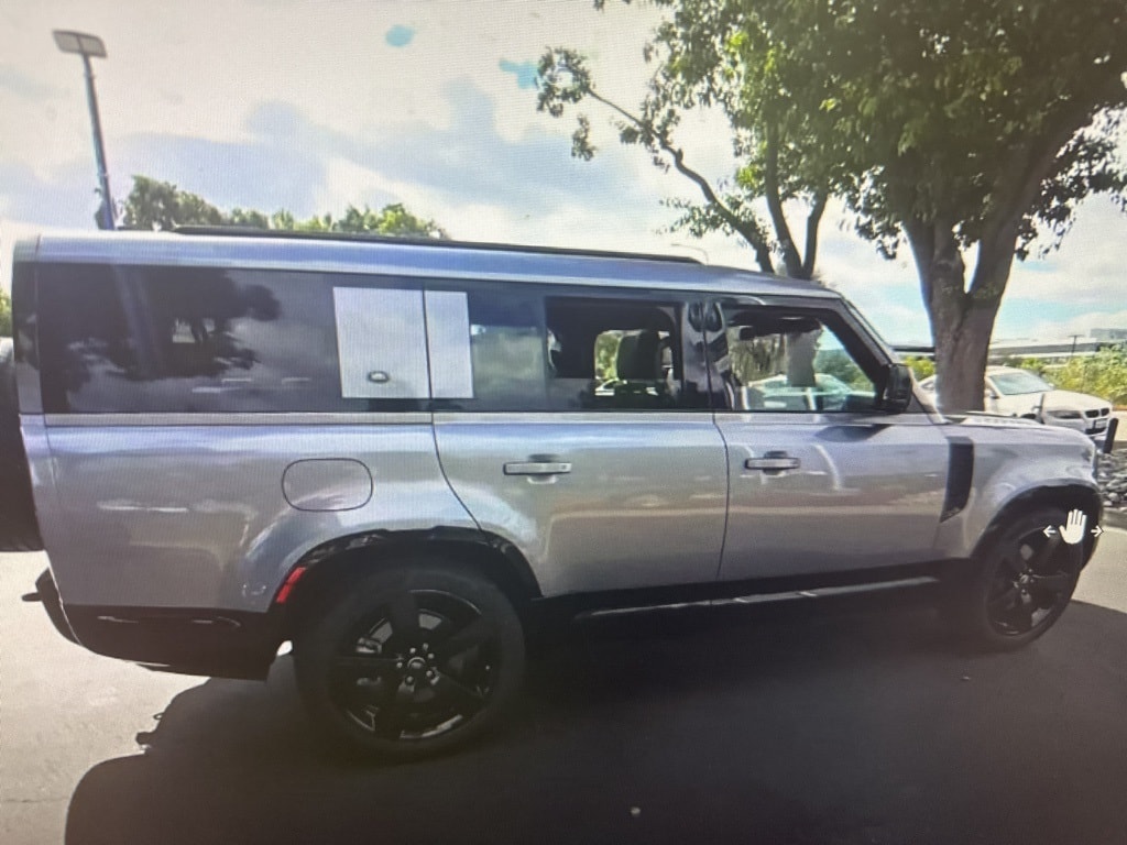 Used 2024 Land Rover Defender 130 X-Dynamic SE SUV