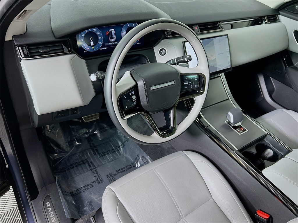 2025 LAND ROVER RANGE ROVER VELAR - Image 9
