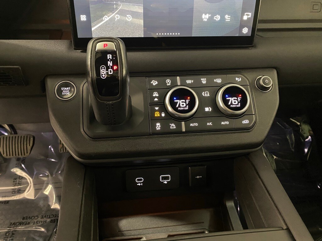 2023 LAND ROVER DEFENDER - Image 24