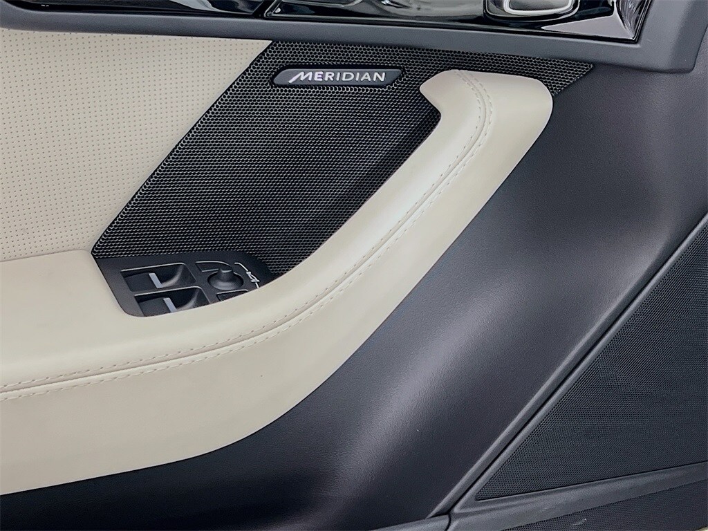 2024 JAGUAR F-TYPE - Image 19