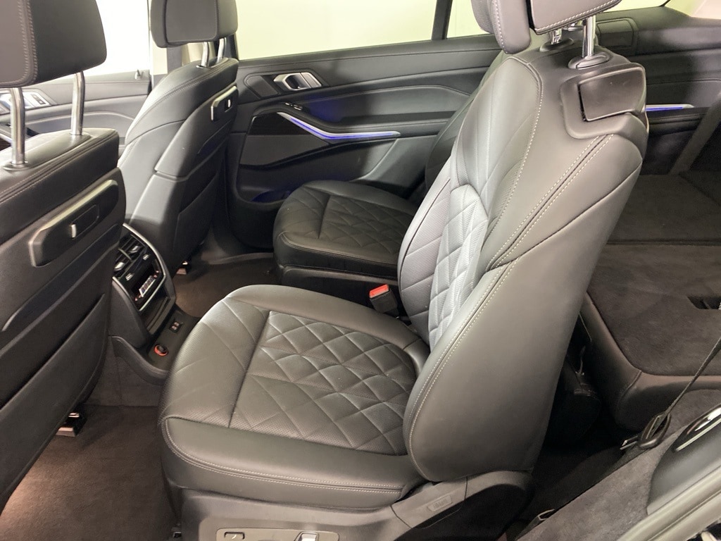 2023 BMW X7 - Image 27