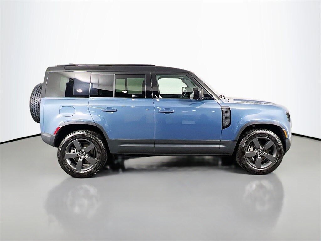 2024 LAND ROVER DEFENDER - Image 4