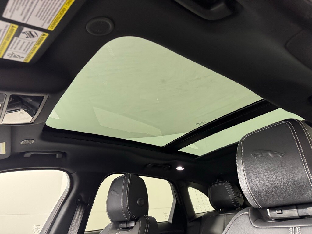 2025 JAGUAR F-PACE - Image 26