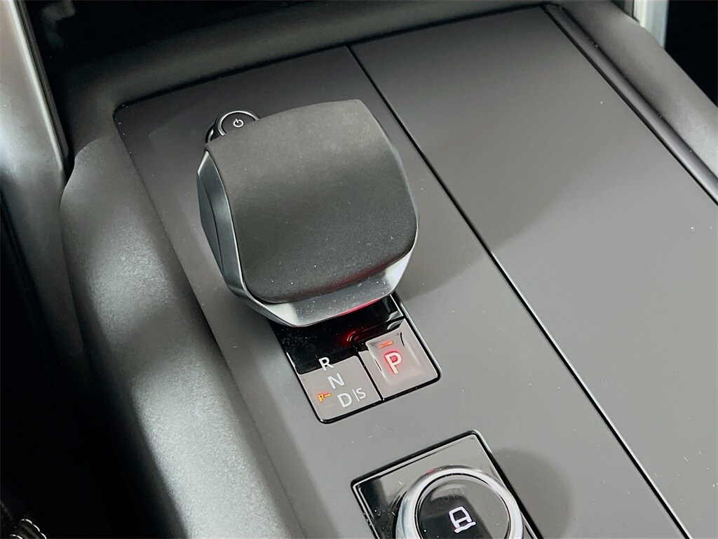 2025 LAND ROVER DISCOVERY - Image 17