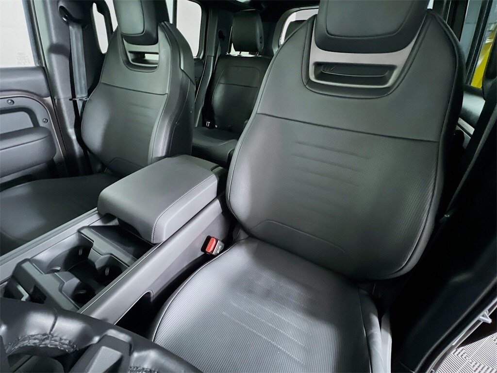 2025 LAND ROVER DEFENDER - Image 22