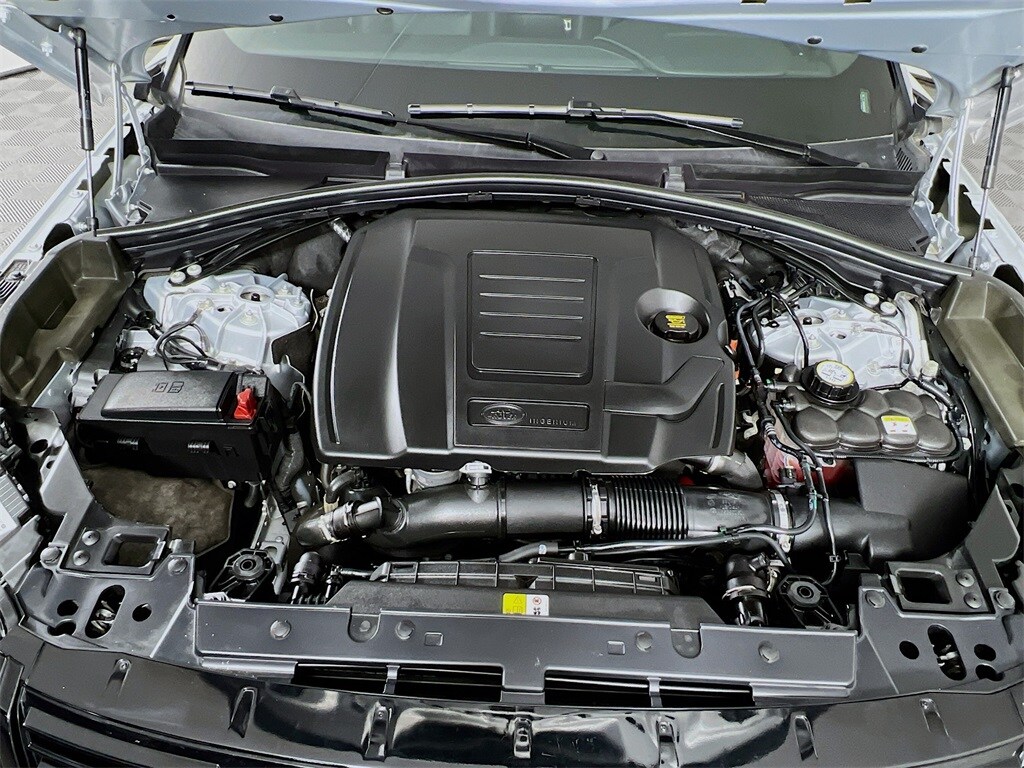 2025 LAND ROVER RANGE ROVER VELAR - Image 31