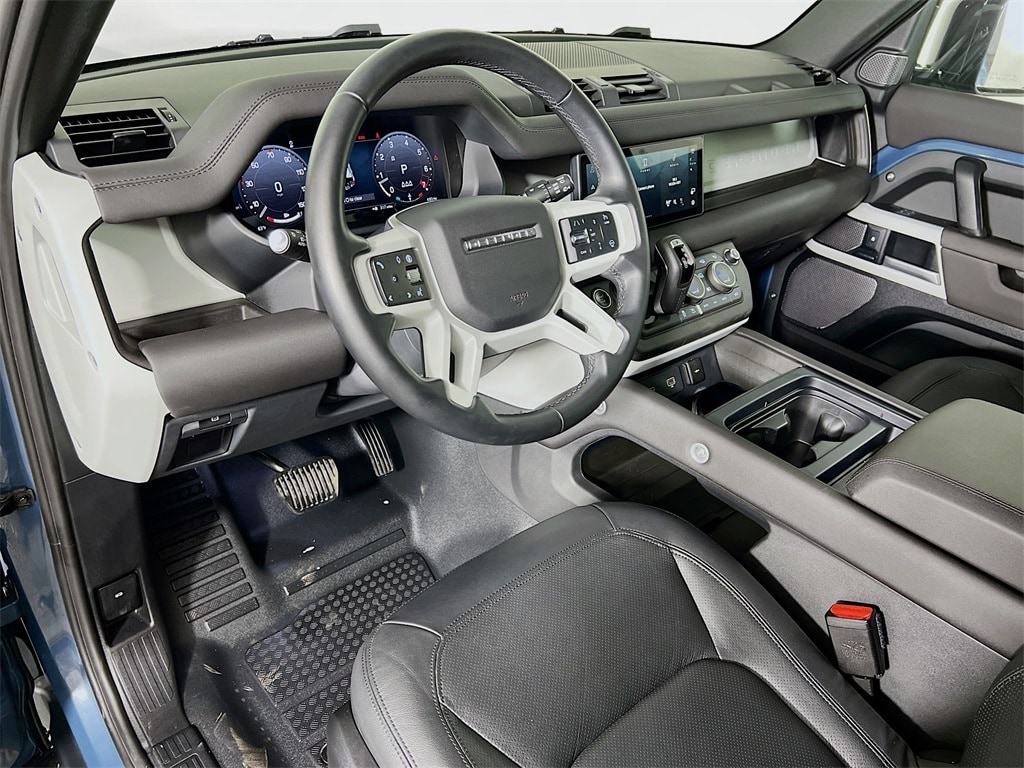 2024 LAND ROVER DEFENDER - Image 9
