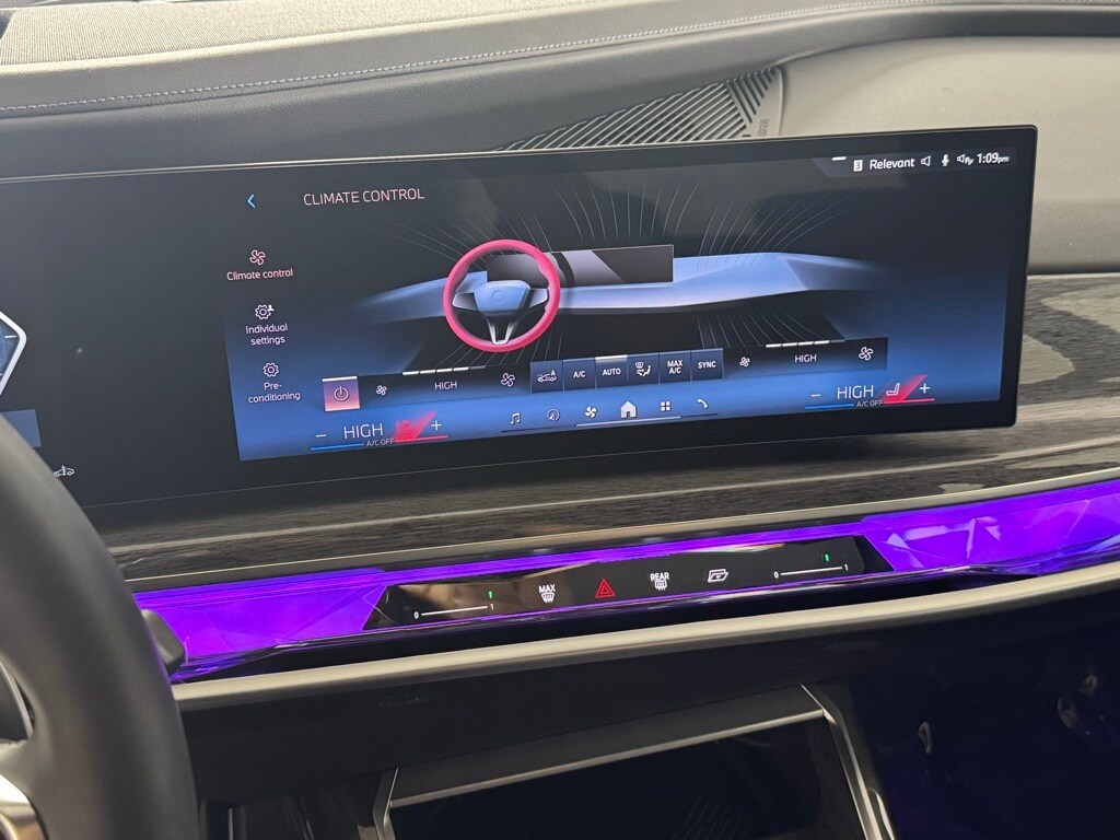 2025 BMW 740I - Image 26