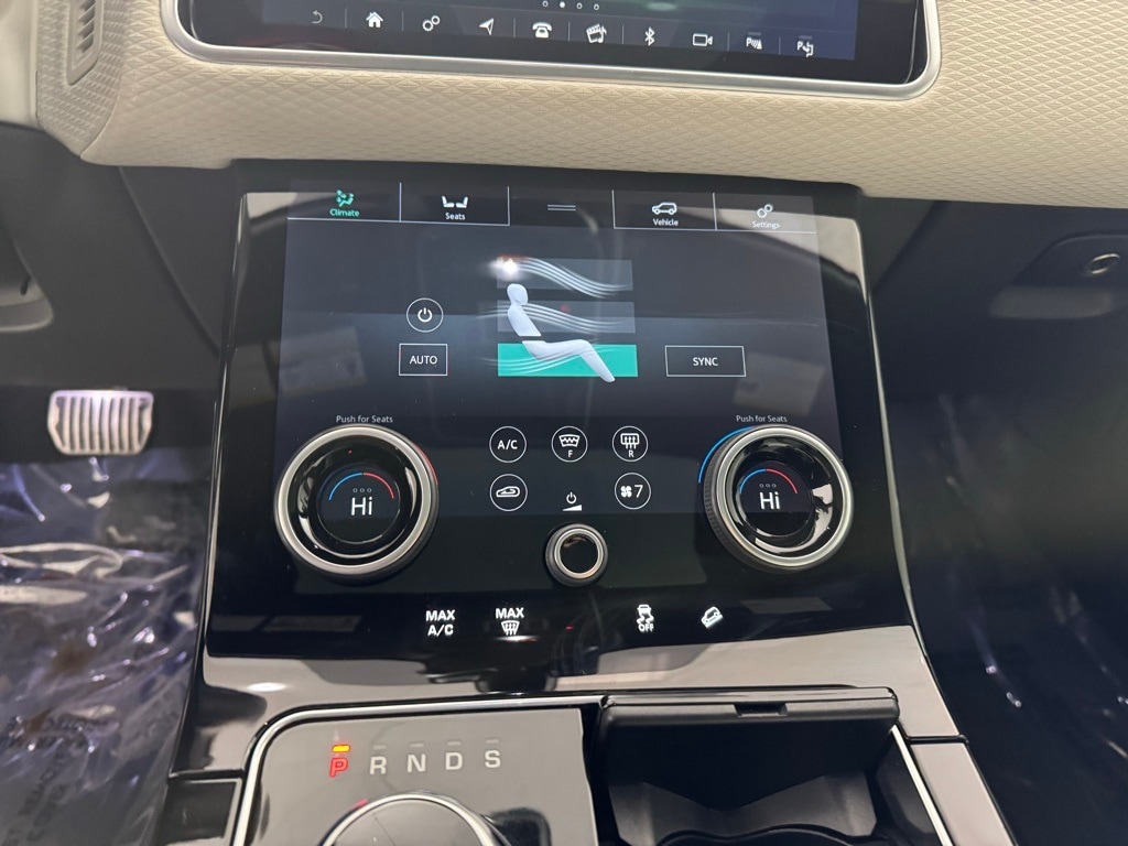 2019 LAND ROVER RANGE ROVER VELAR - Image 21