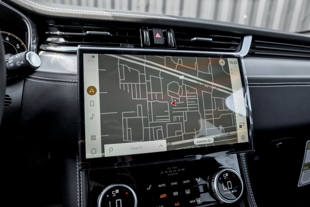 2025 JAGUAR F-PACE - Image 12