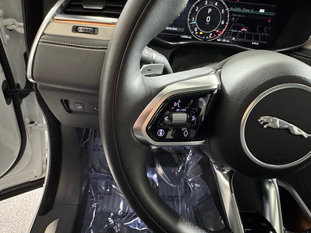 2026 JAGUAR F-PACE - Image 17