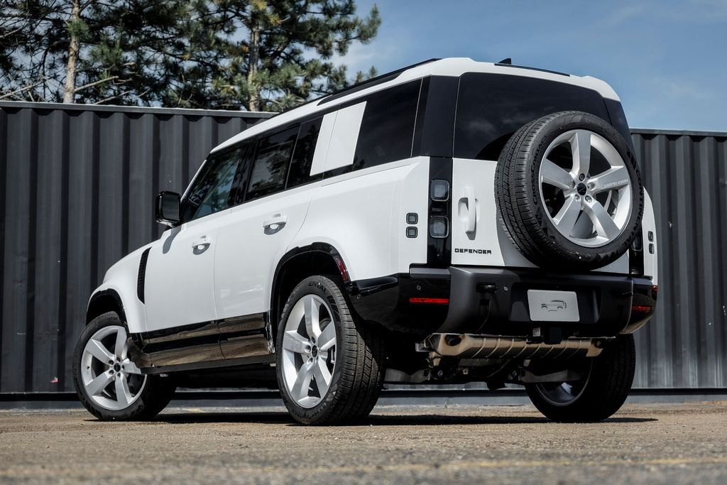 New 2026 Land Rover Defender 110 X-Dynamic SE SUV