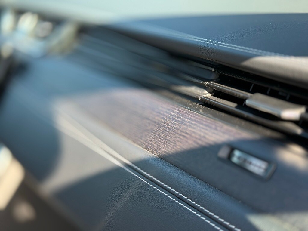 2024 JAGUAR XF - Image 18