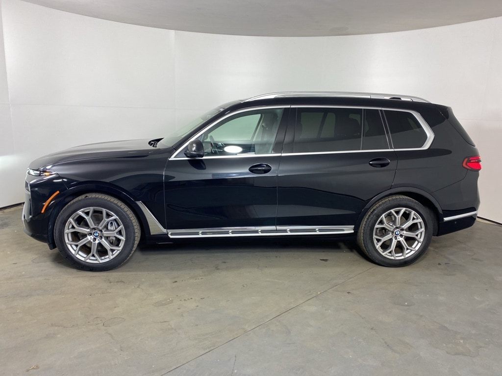 2023 BMW X7 - Image 8