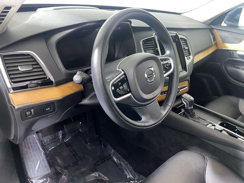 2022 VOLVO XC90 - Image 10