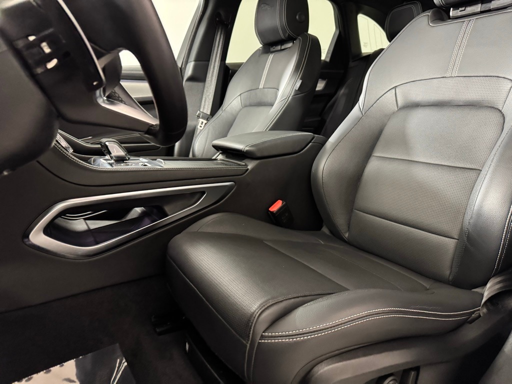 2025 JAGUAR F-PACE - Image 16