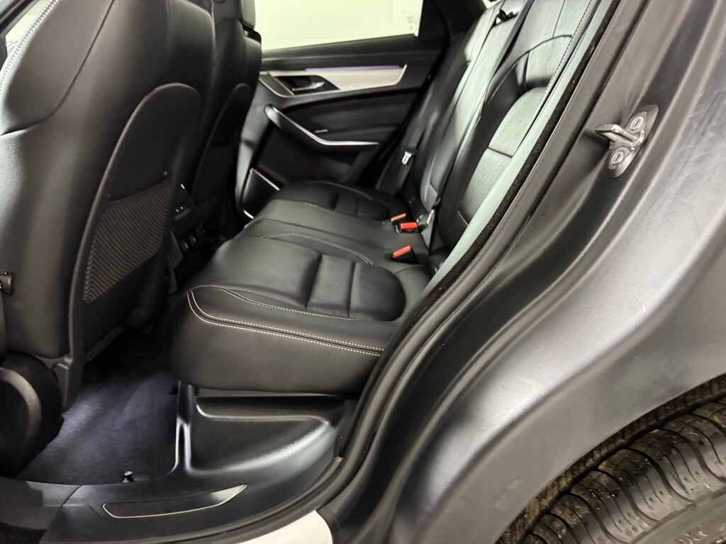 2025 JAGUAR F-PACE - Image 28