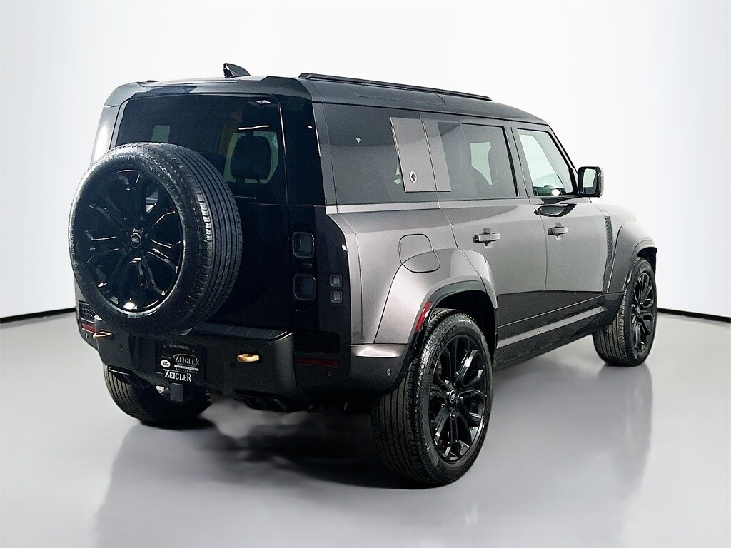 2025 LAND ROVER DEFENDER - Image 5
