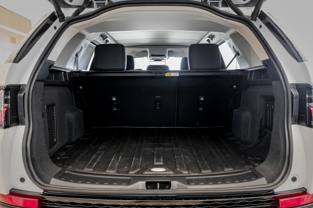 2025 LAND ROVER DISCOVERY SPORT - Image 9