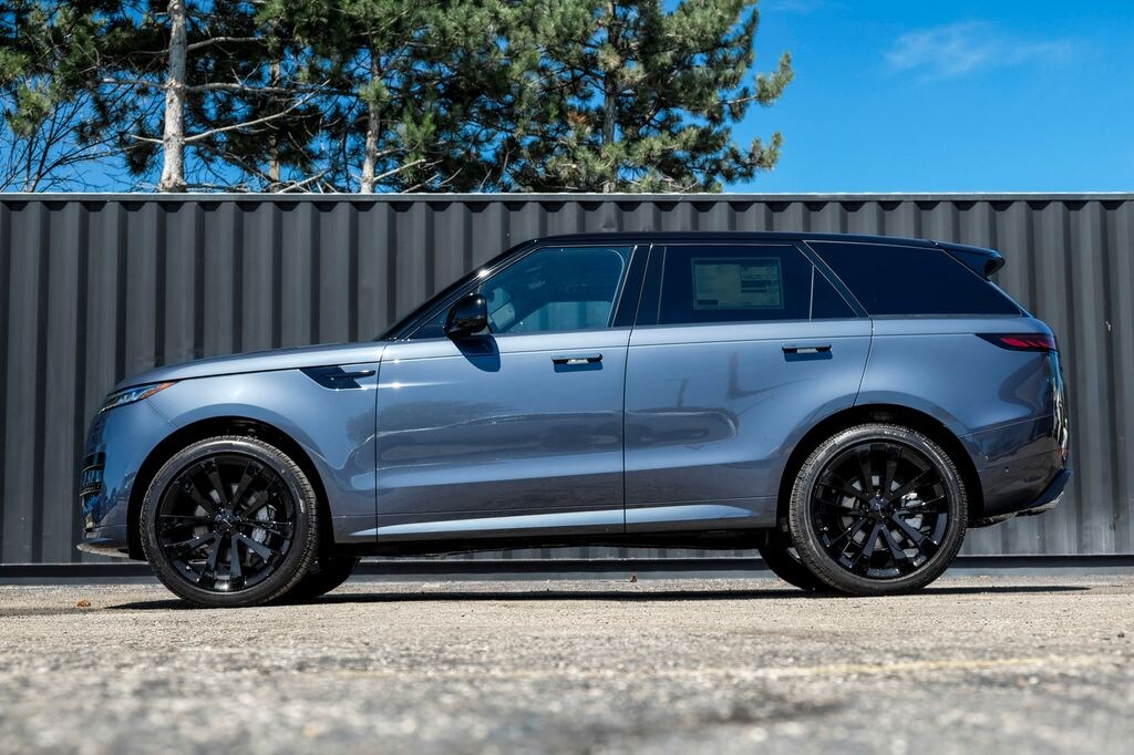 New 2026 Land Rover Range Rover Sport P400 Dynamic SE SUV