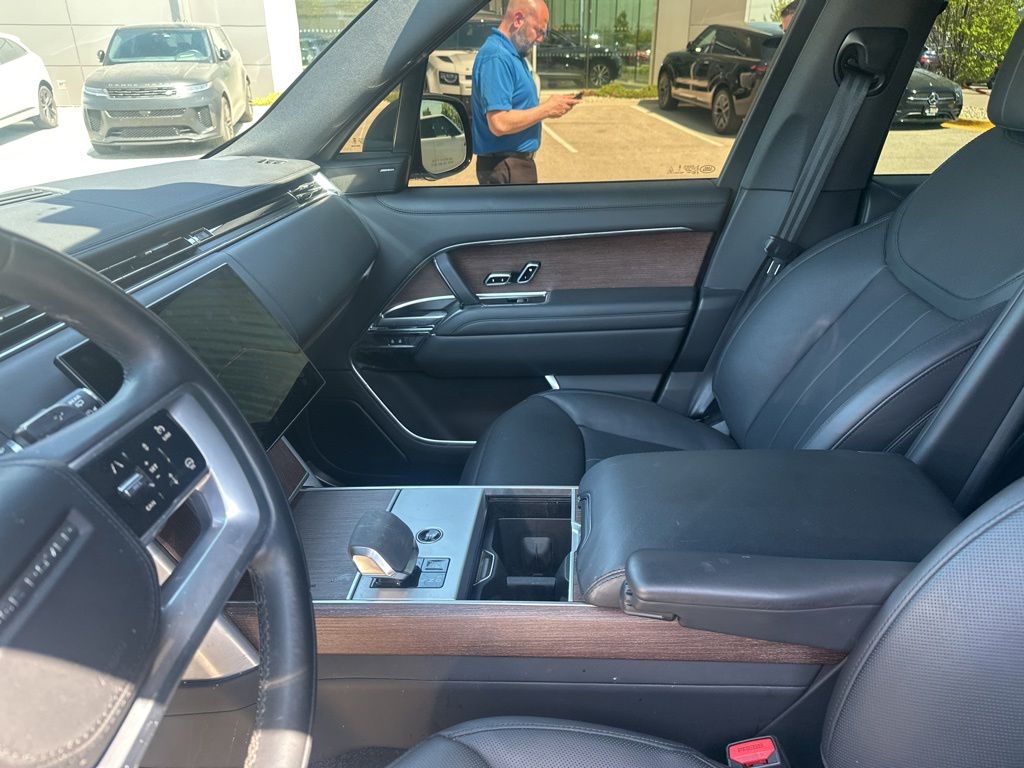 2024 Land Rover Range Rover SE - Photo 11