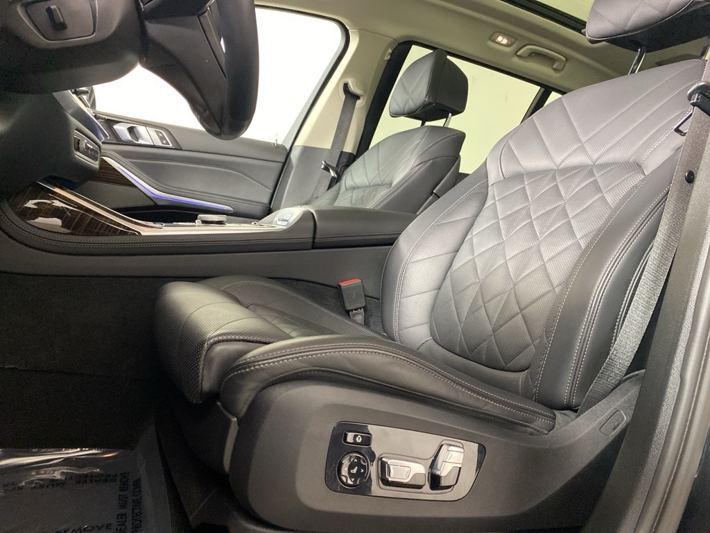 2023 BMW X7 - Image 21