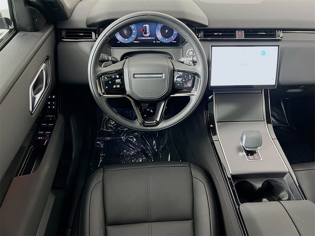 2025 LAND ROVER RANGE ROVER VELAR - Image 24