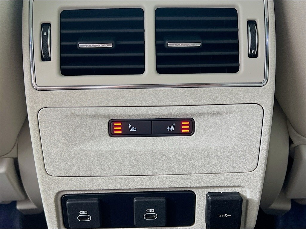 2025 JAGUAR F-PACE - Image 27