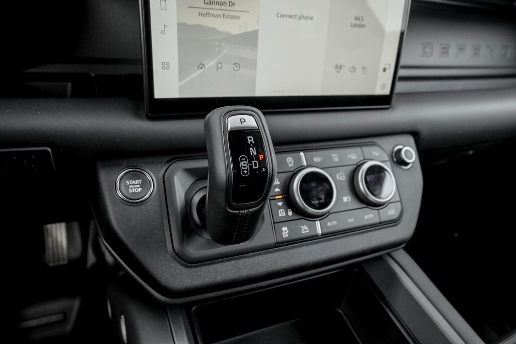 2025 LAND ROVER DEFENDER - Image 15