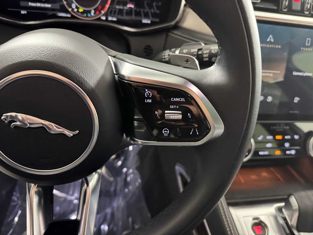 2026 JAGUAR F-PACE - Image 18