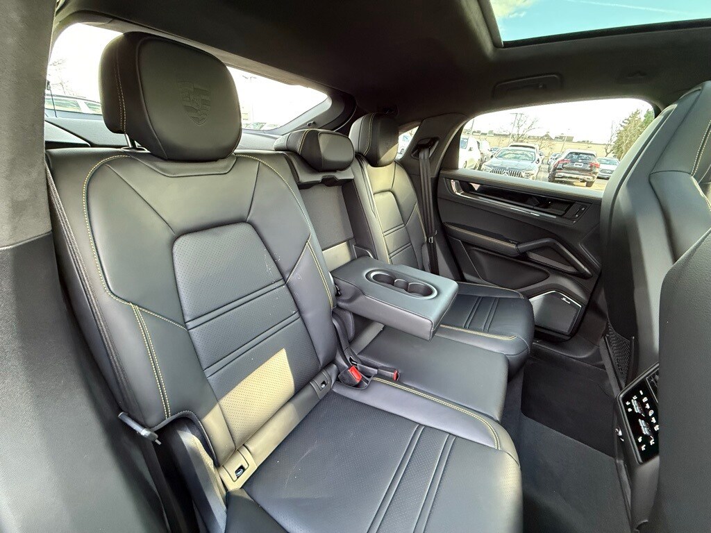 2025 PORSCHE CAYENNE - Image 22
