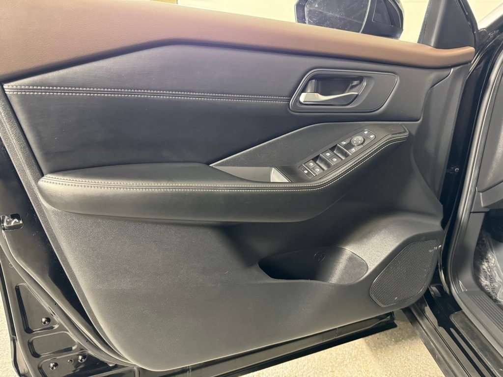 2023 NISSAN ROGUE - Image 10