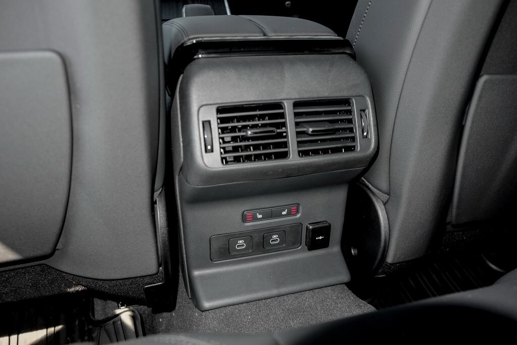 2026 LAND ROVER RANGE ROVER VELAR - Image 17