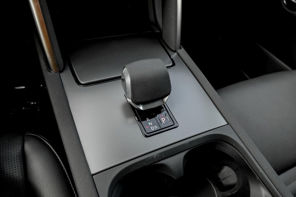 2025 LAND ROVER DISCOVERY SPORT - Image 16