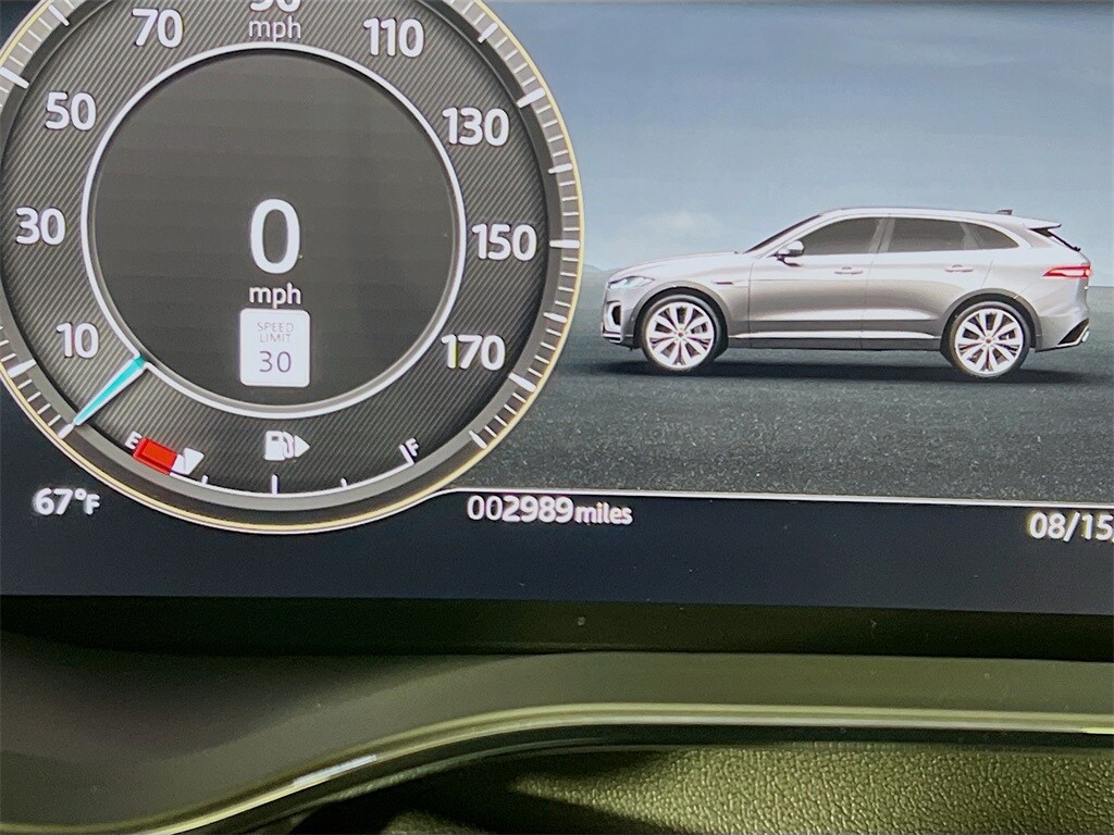 2025 JAGUAR F-PACE - Image 12