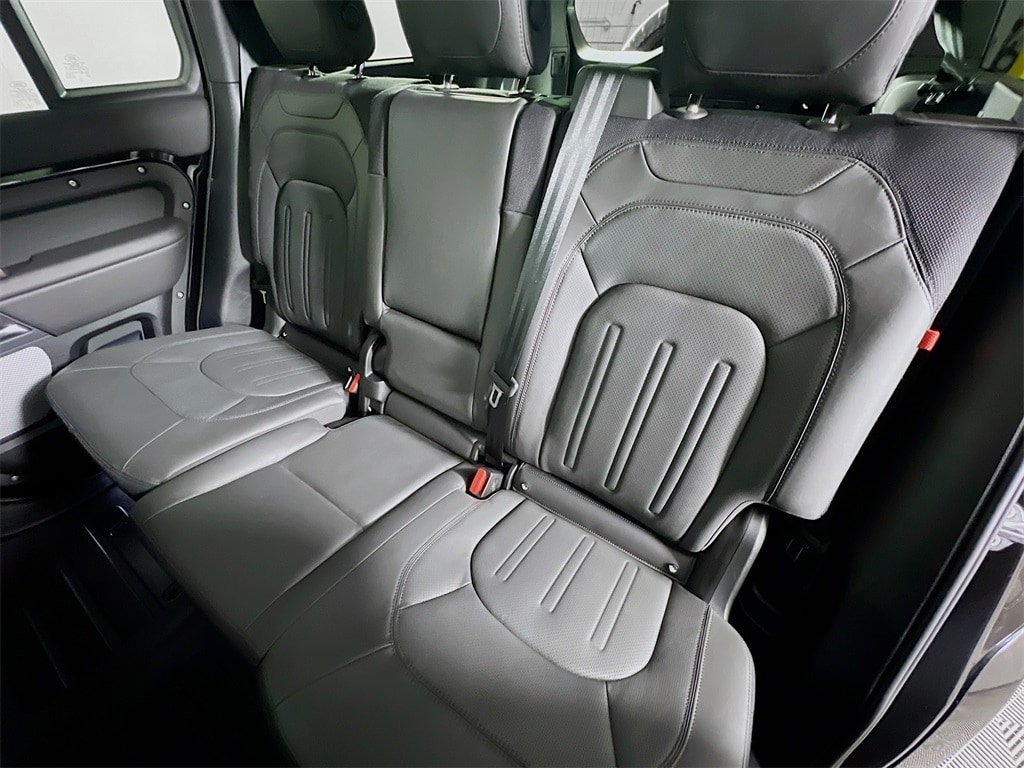 2024 LAND ROVER DEFENDER - Image 25
