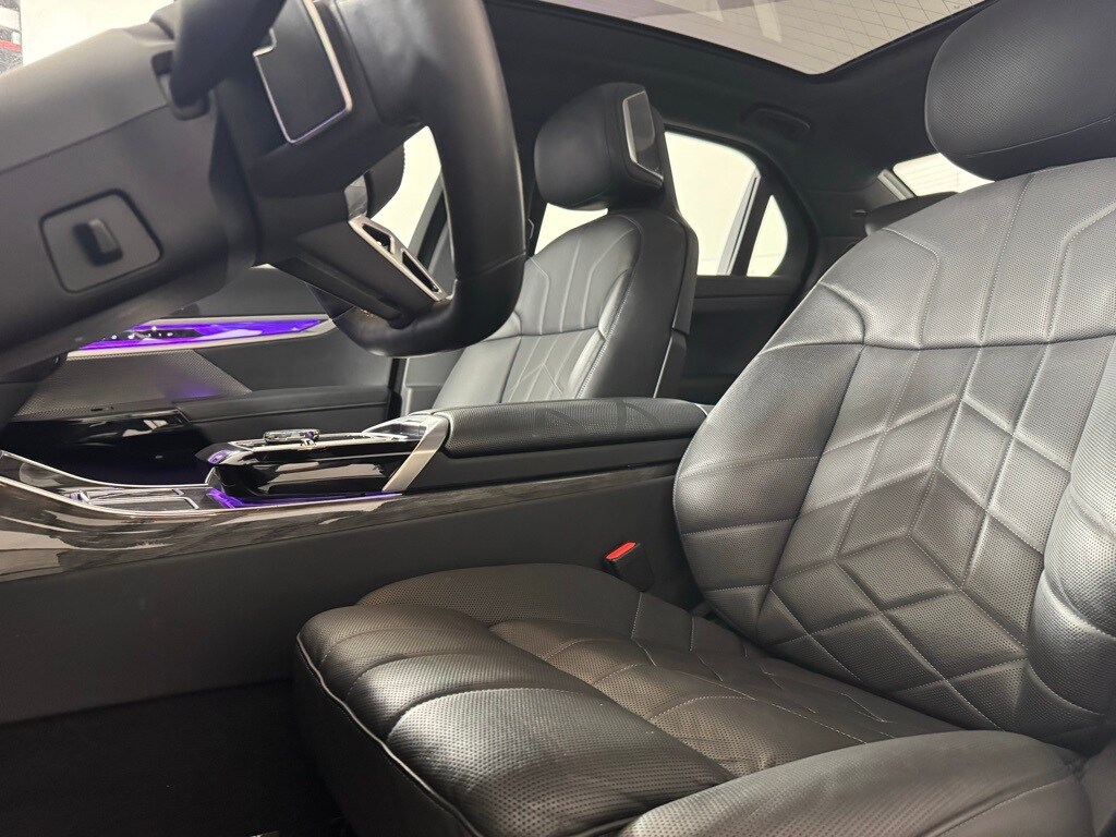 2025 BMW 740I - Image 13