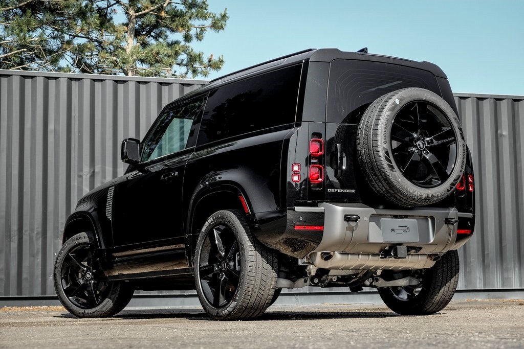 New 2025 Land Rover Defender 90 X-Dynamic SE SUV