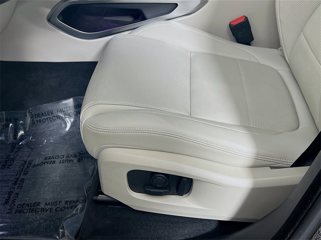 2025 JAGUAR F-PACE - Image 20