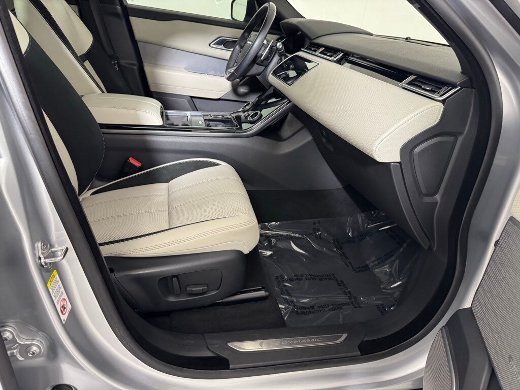 2019 LAND ROVER RANGE ROVER VELAR - Image 30