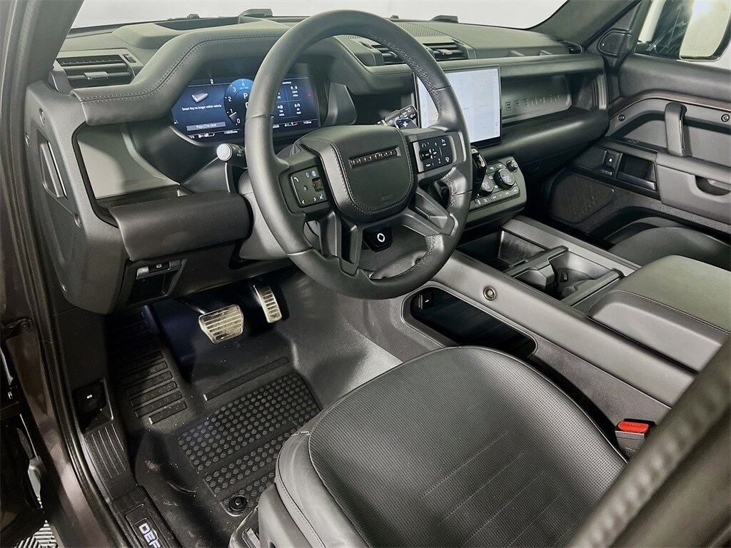 2025 LAND ROVER DEFENDER - Image 9